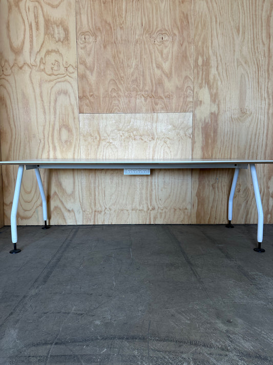White workstation with bevelled edge