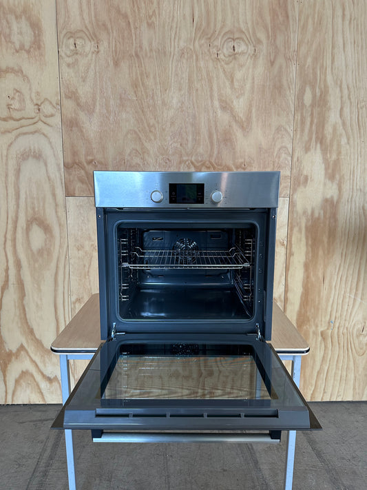 Bosch HBA13B150A 60cm Serie 6 Built in Oven with rangehood fan