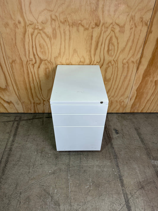 CLEARANCE White Pedestal