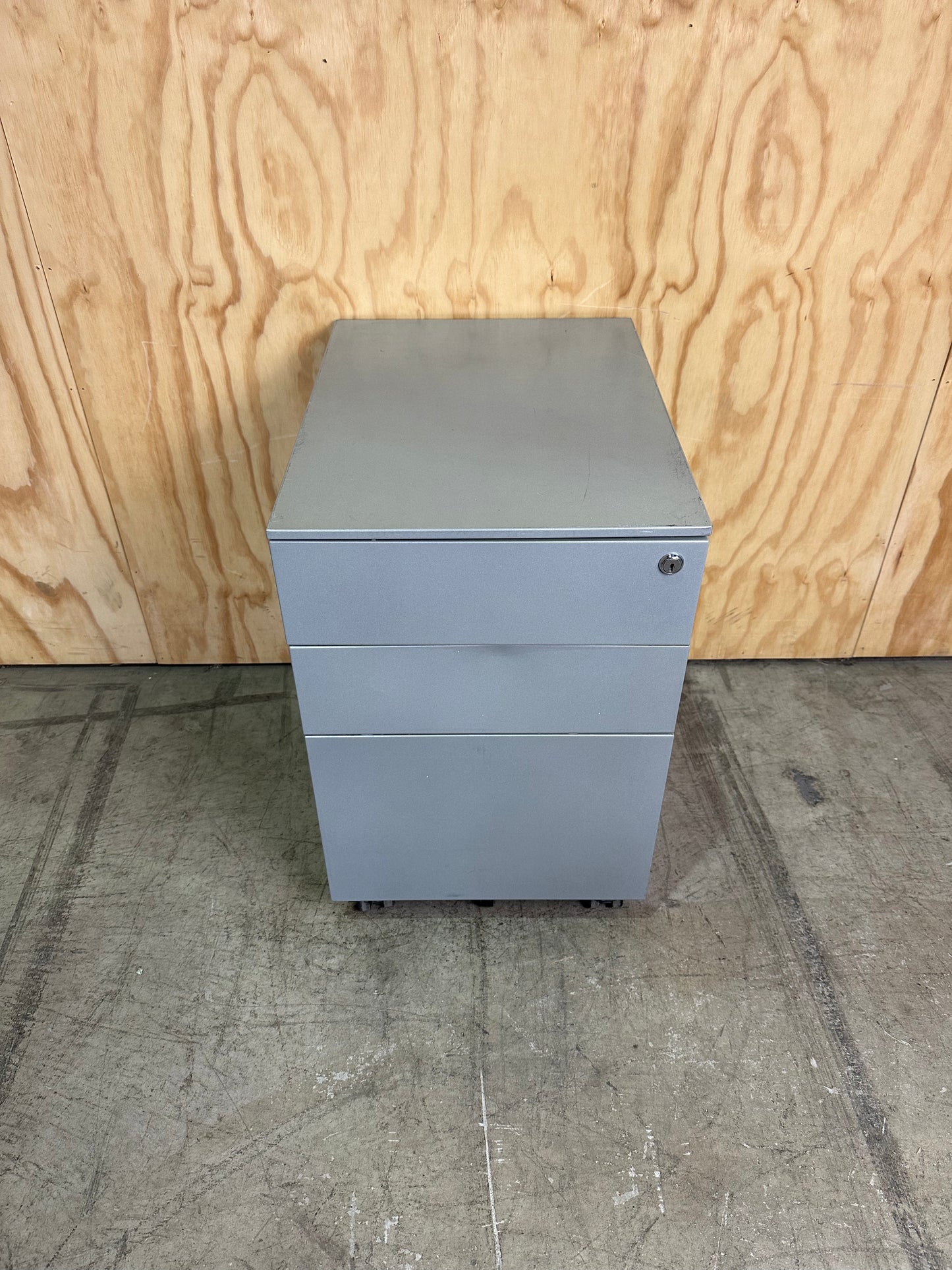 CLEARANCE Silver Pedestal