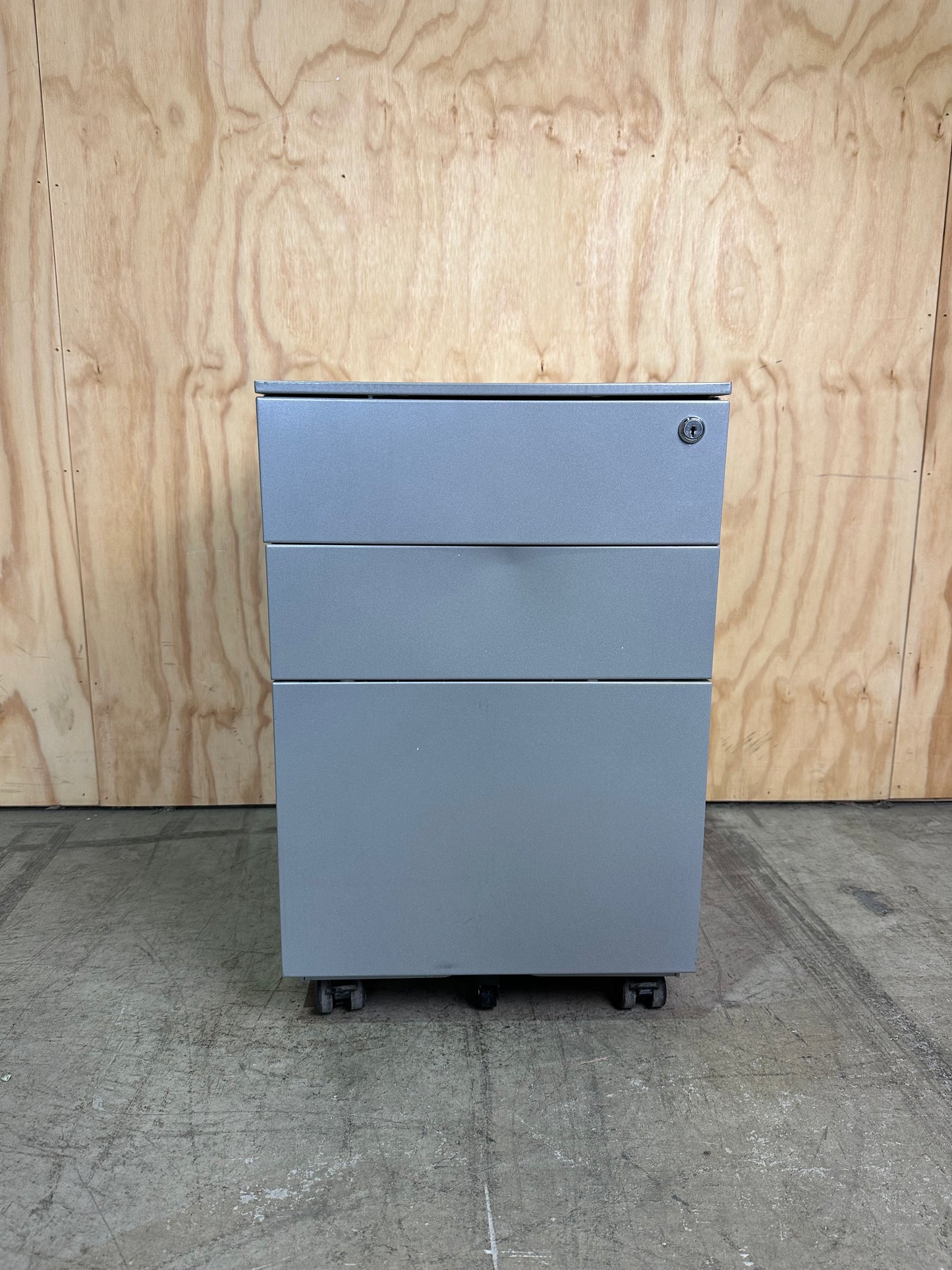 CLEARANCE Silver Pedestal