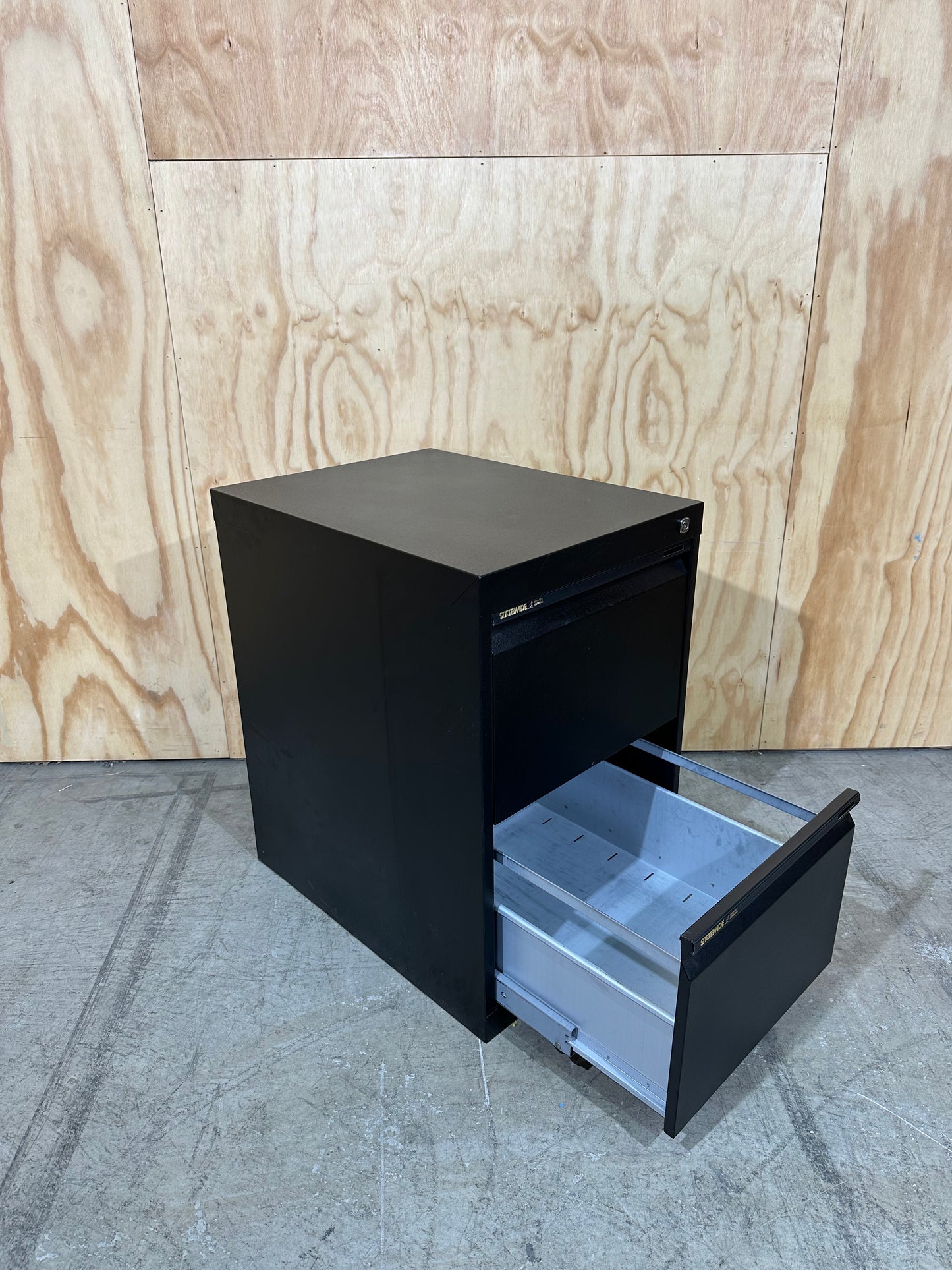 Statewide 2 drawer filing cabinet