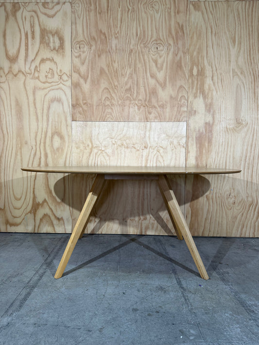 Oval dining table with natural top & legs