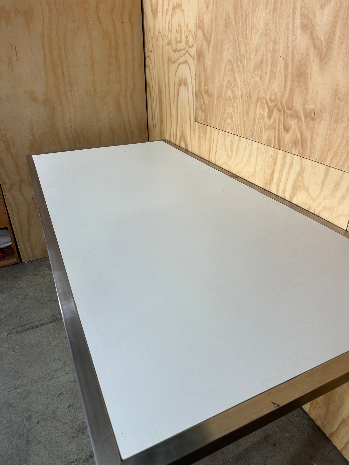 White high table with chrome frame