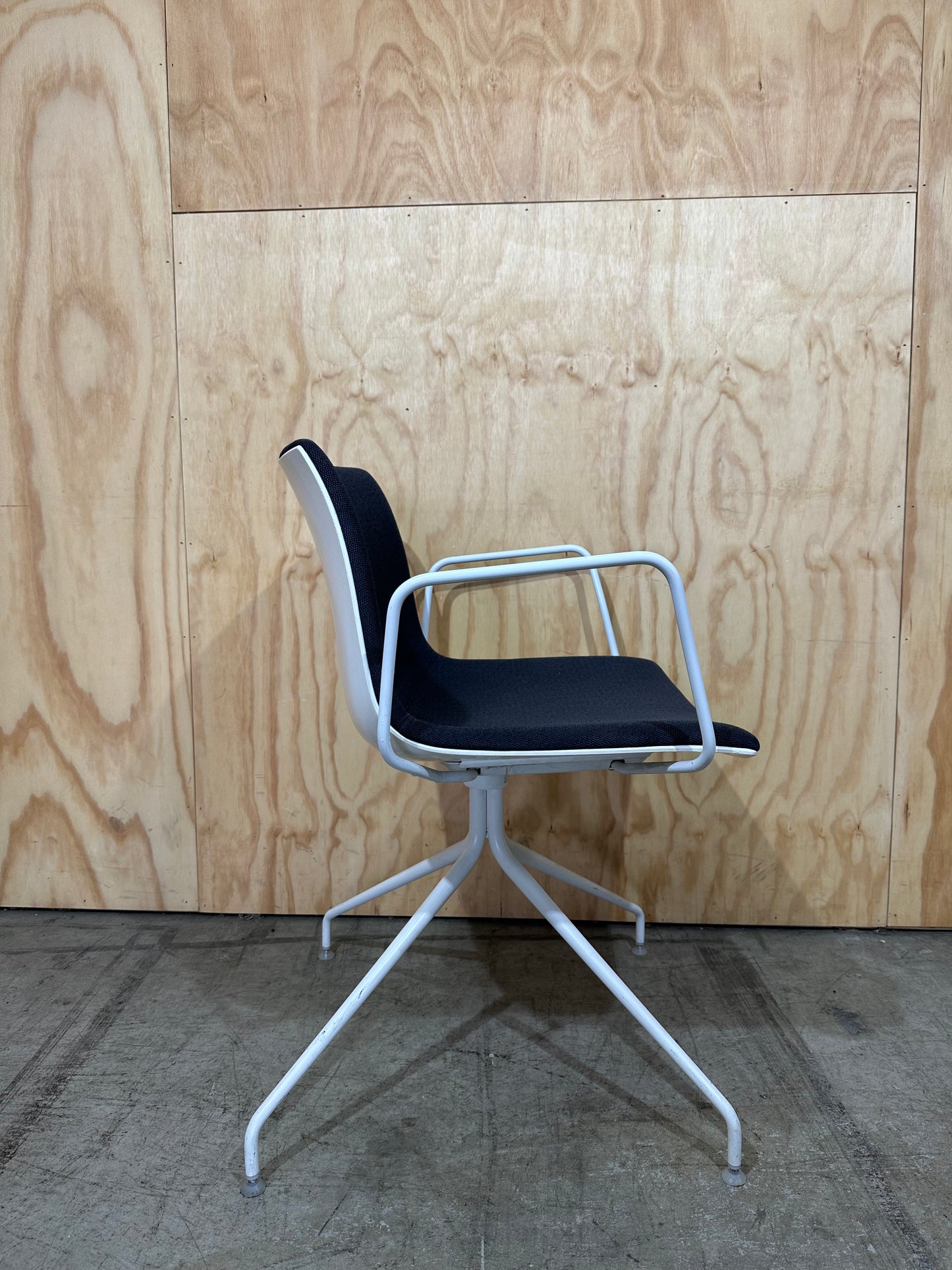 Arper Catifa 53 Meeting/Swivel chair - Blue