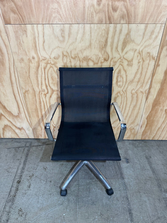 VYVE Mesh Chair by Diami