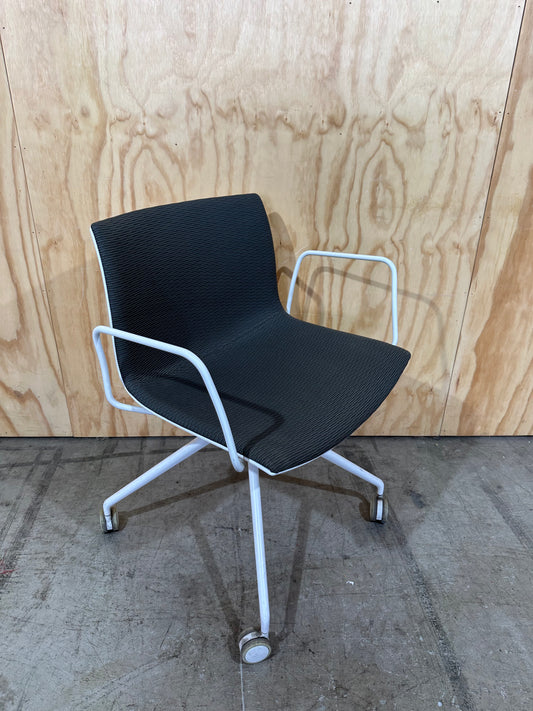 Arper Catifa 46 Conference Chair on 4-way castors
