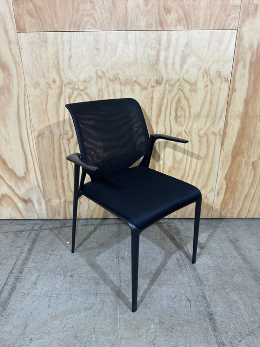 Vitra MedaSlim Waiting Chair with matte black arms