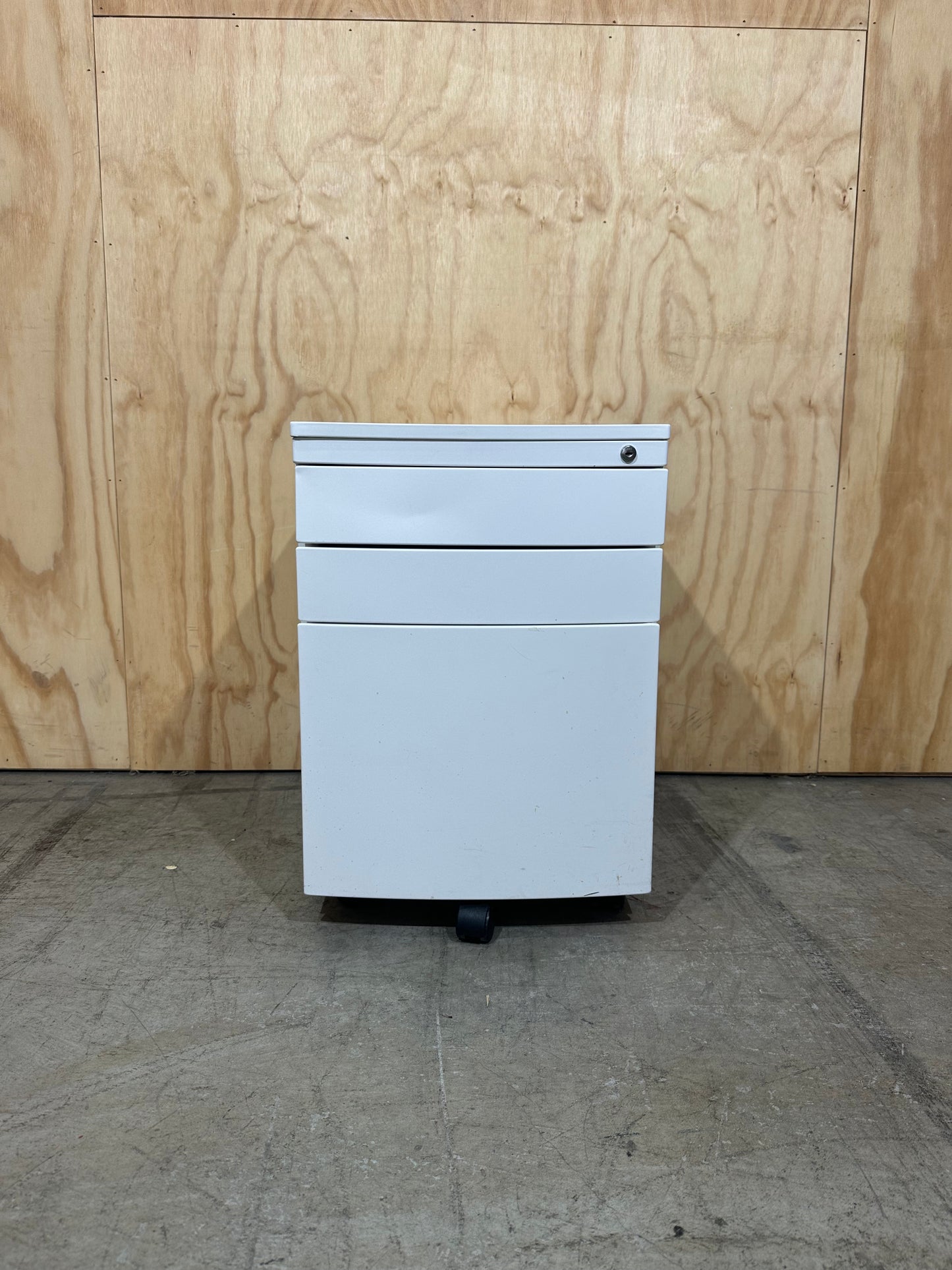 Curved white 3 drawer pedestal