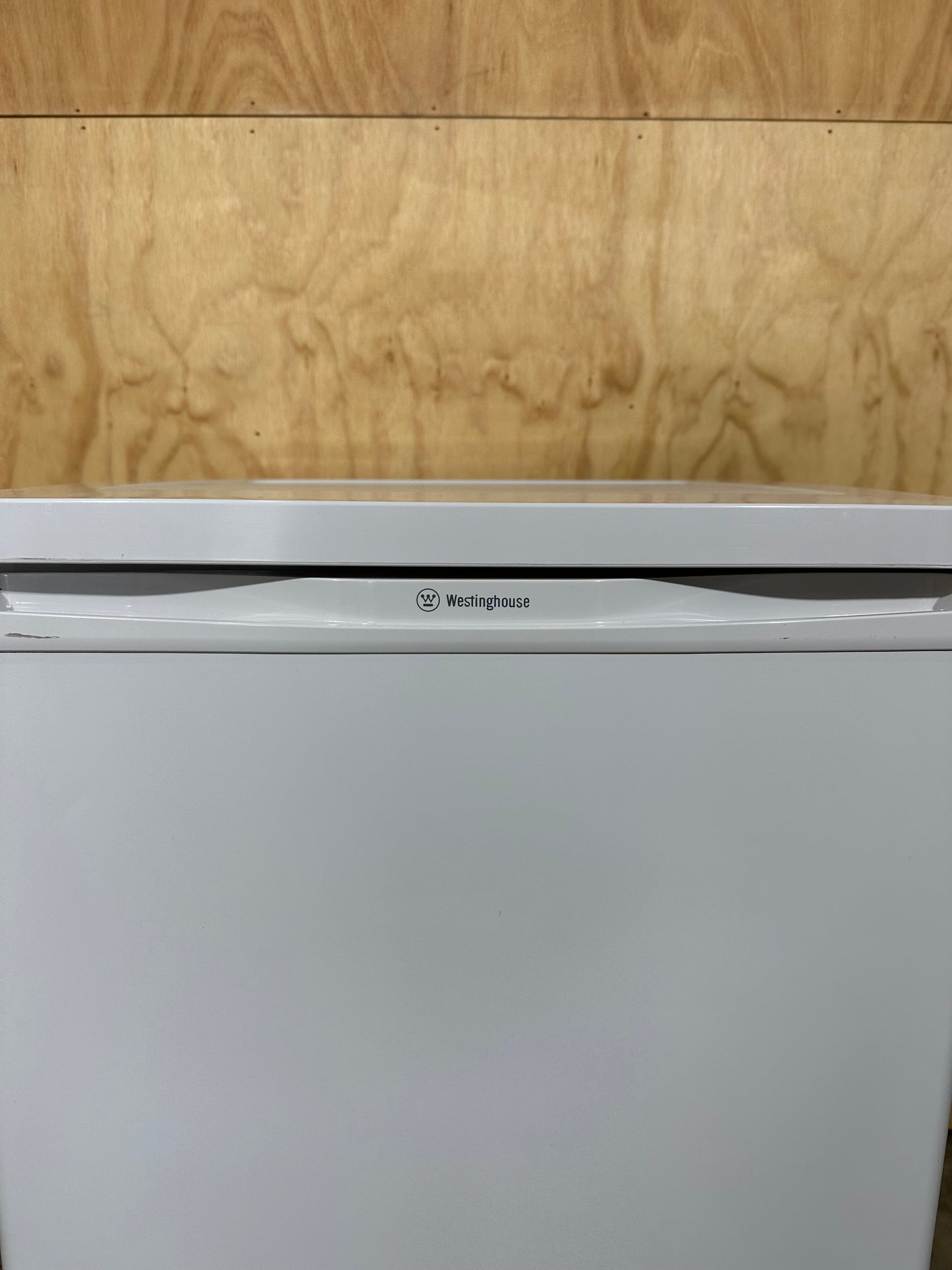 Westinghouse RP131T Single Door Bar Fridge