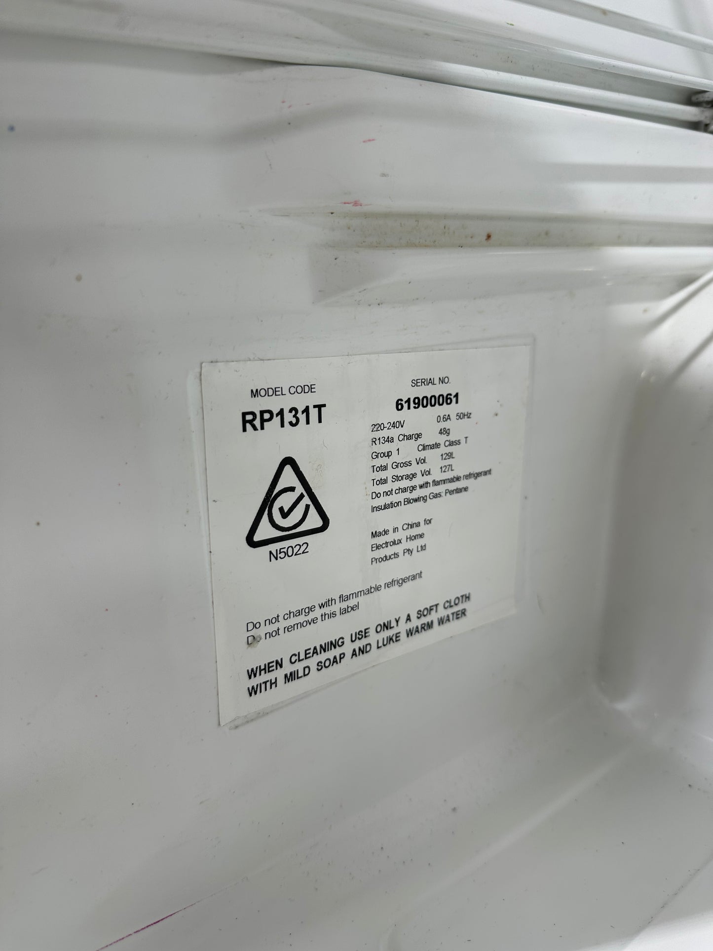 Westinghouse RP131T Single Door Bar Fridge