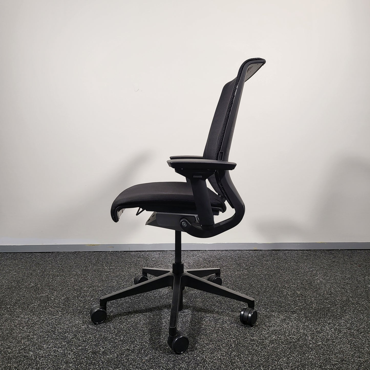 Steelcase Think Black Mesh Task Office Chair