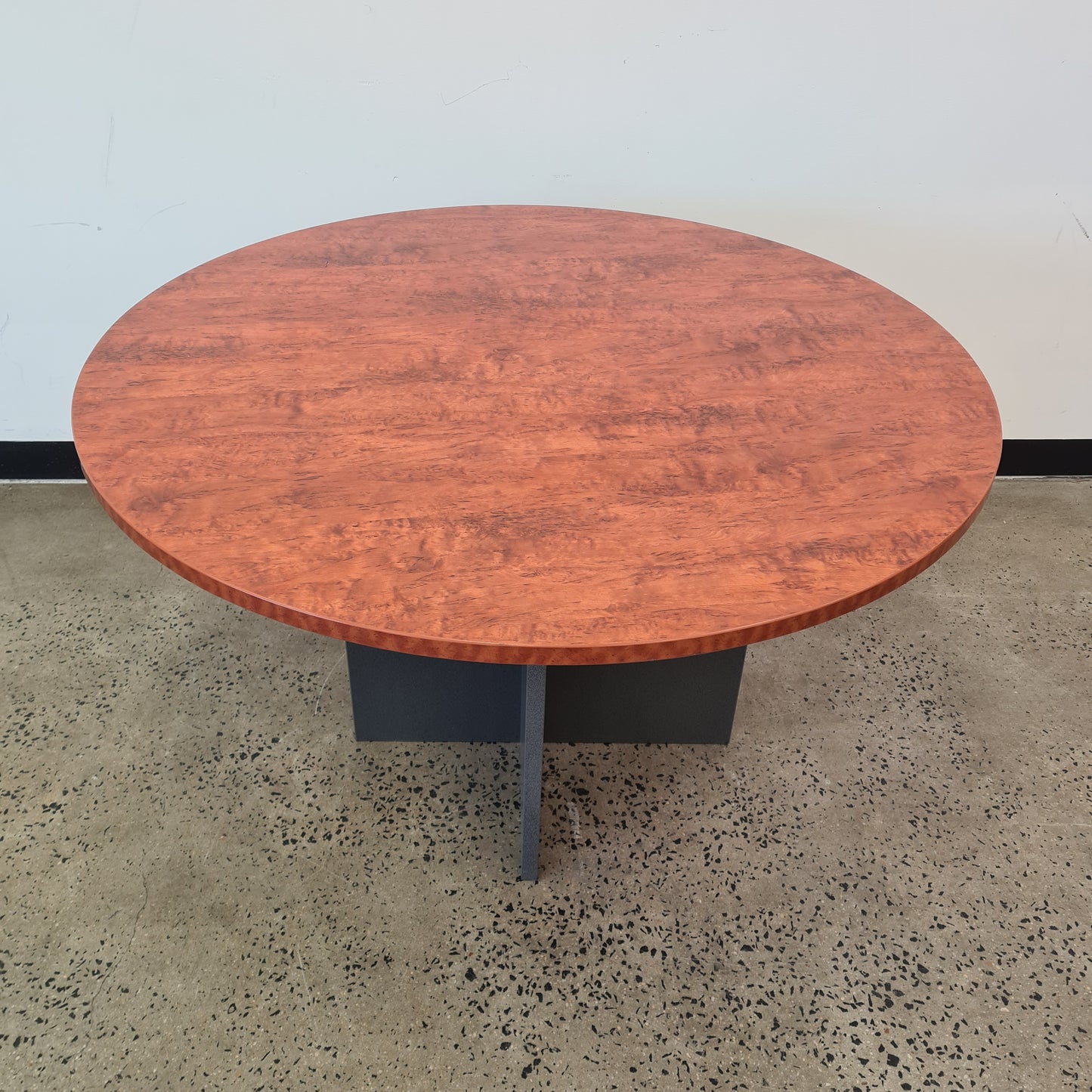 Round Kitchen Meeting Table in Vinyl Wooden Finish