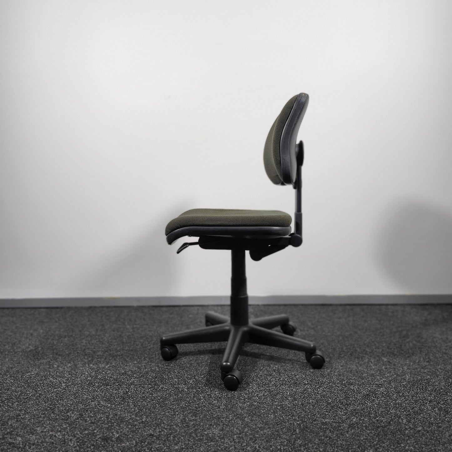 Key Office Task Chair in Dark Green