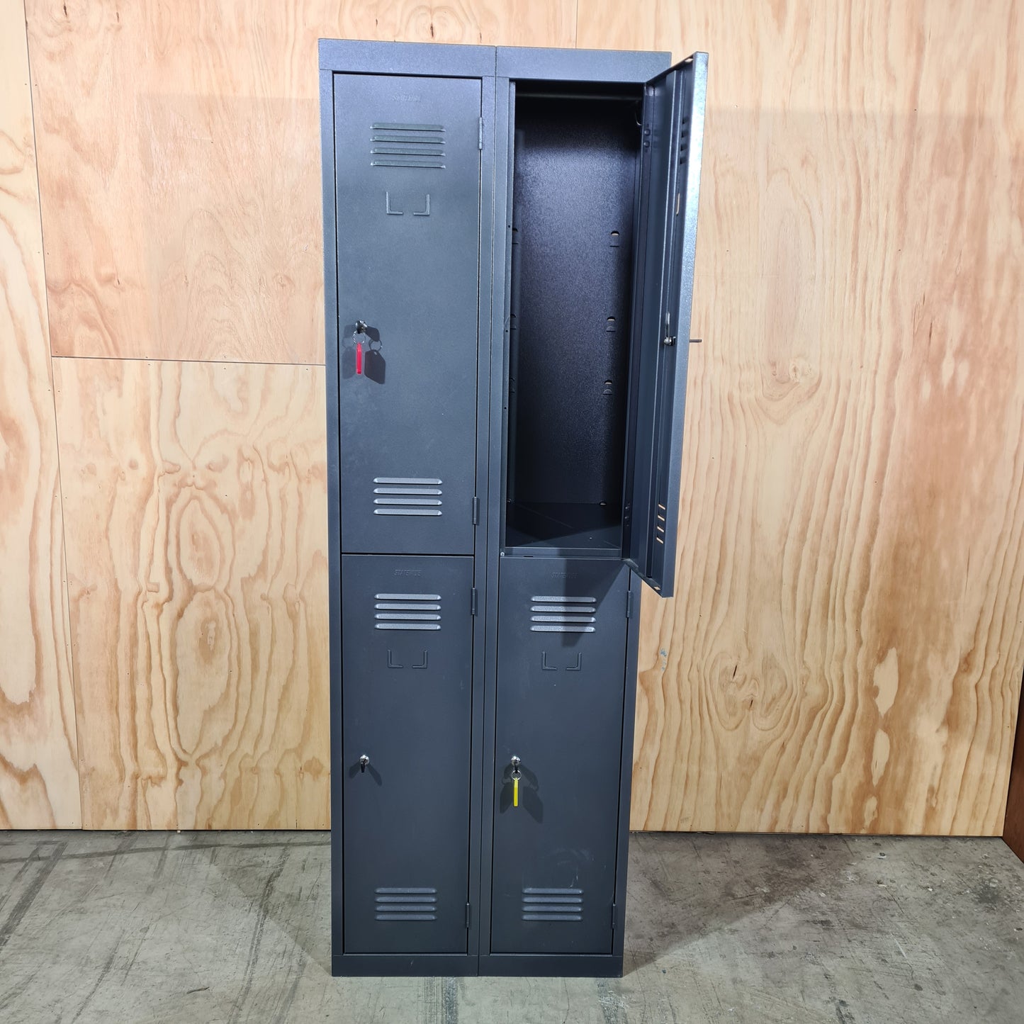 Statewide 4 Door Locker in Grey