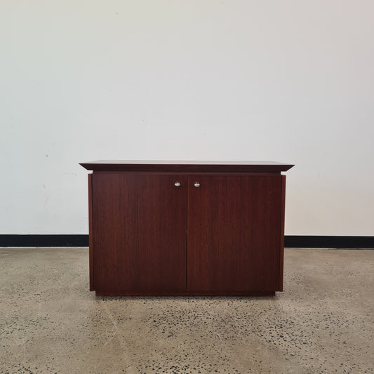 Buffet Credenza Unit with 2 Doors in Mahogany Finish