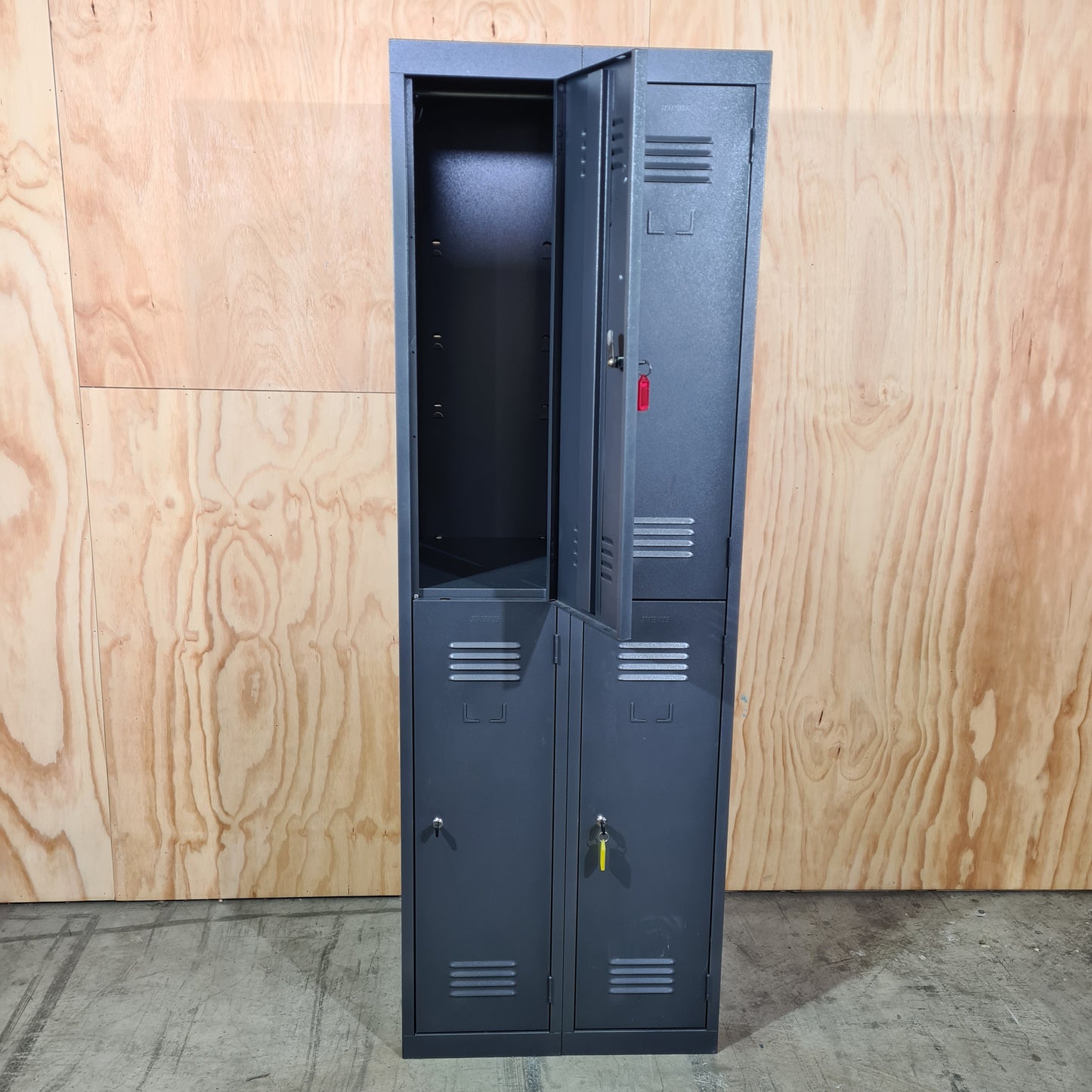 Statewide 4 Door Locker in Grey