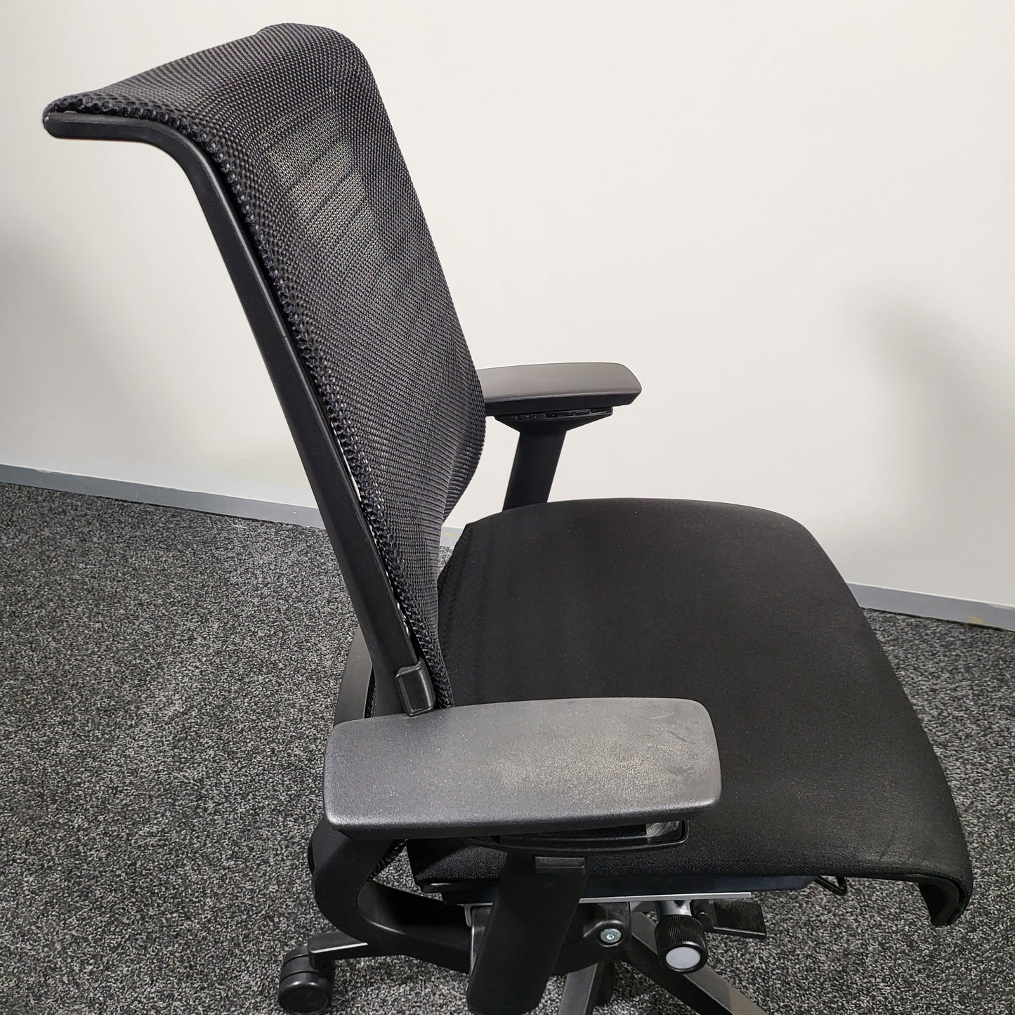 Steelcase Think Black Mesh Task Office Chair