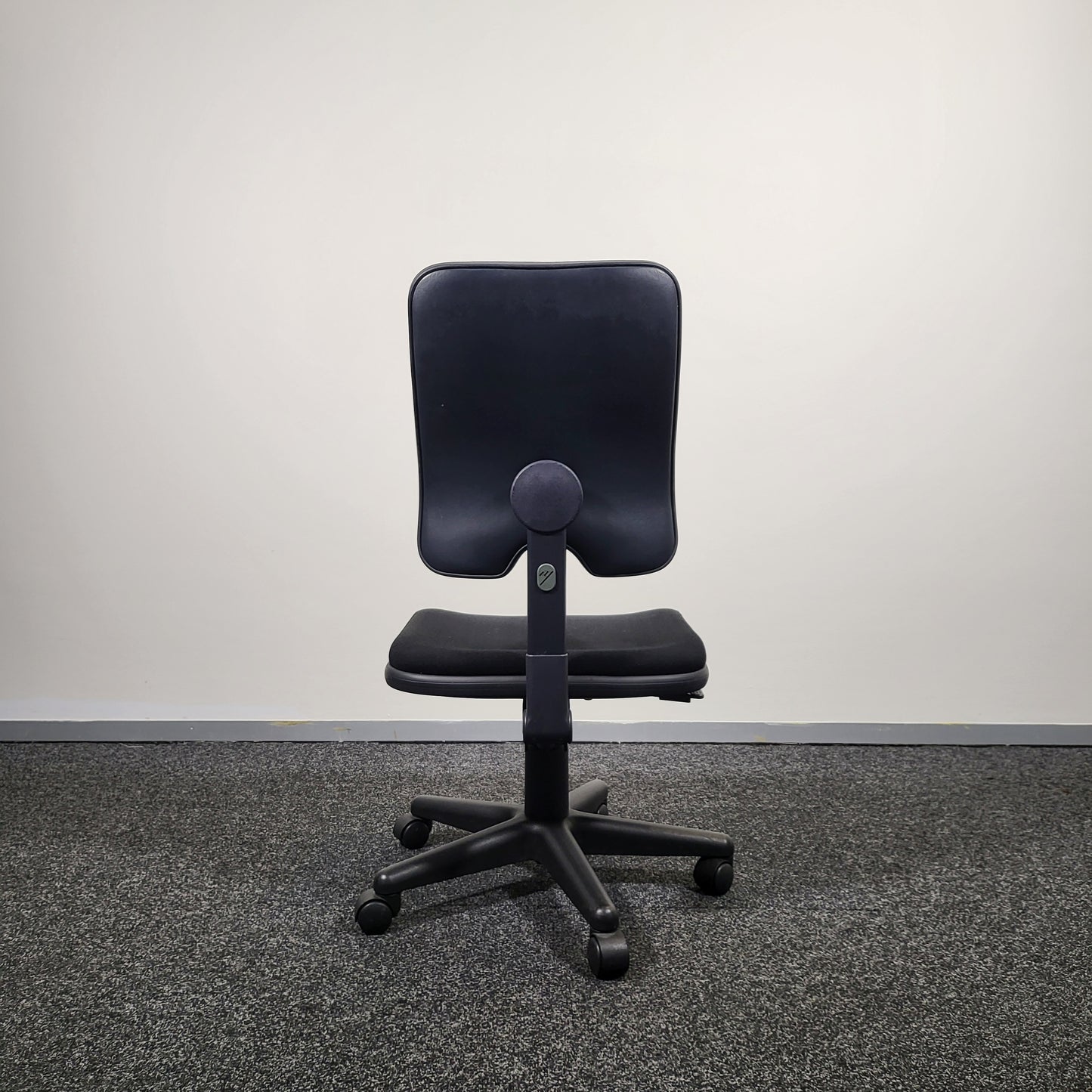 Key Office Task Chair in Black