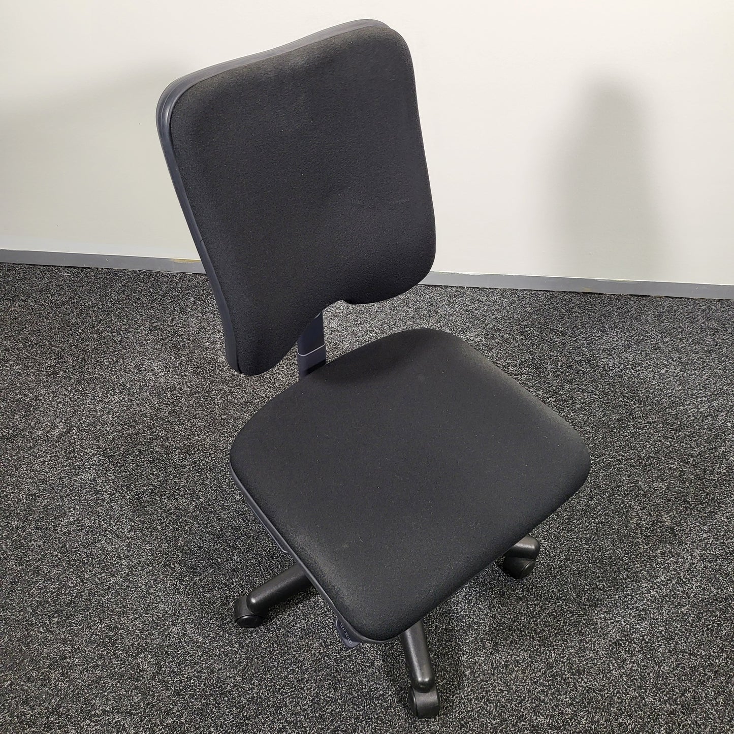 Key Office Task Chair in Black