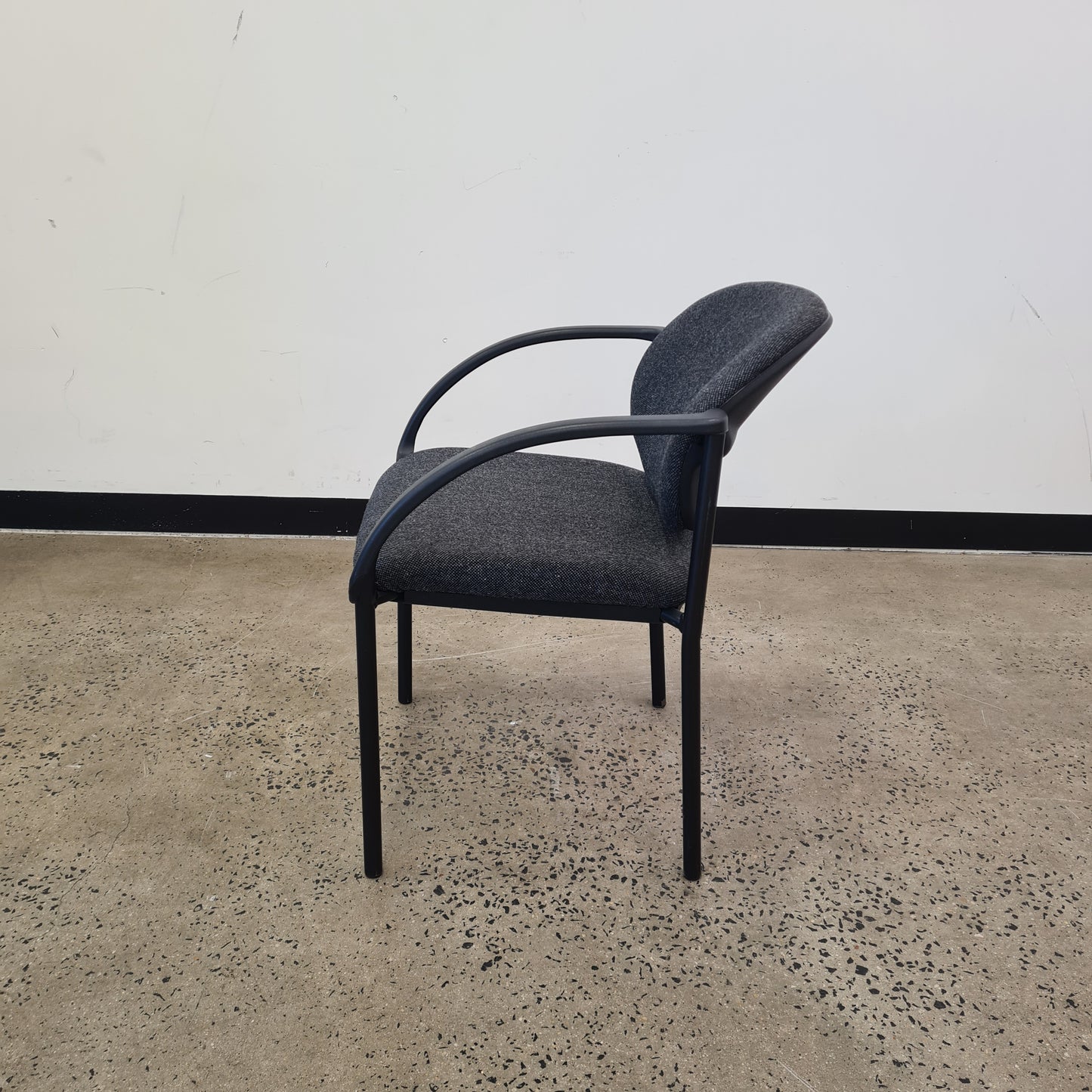 Visitor Chair with Curved Backrest