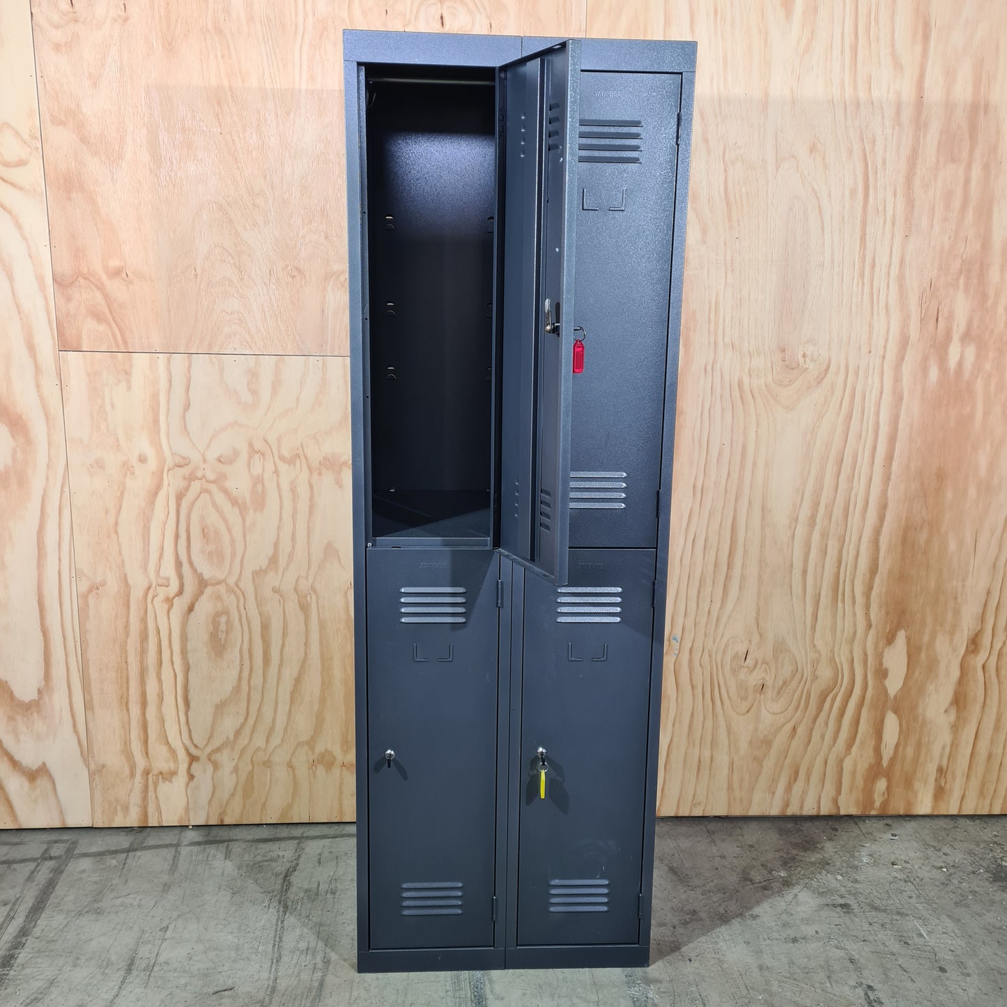 Statewide 4 Door Locker in Grey