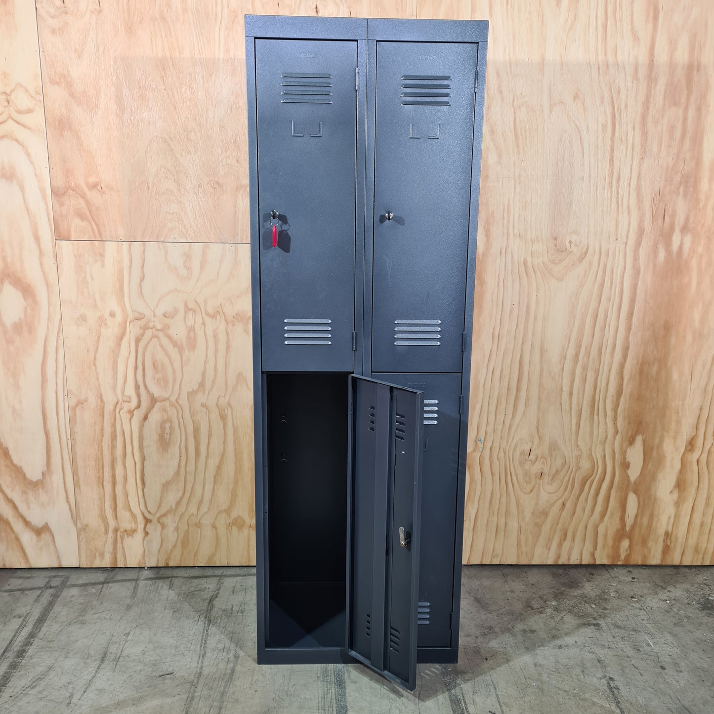 Statewide 4 Door Locker in Grey