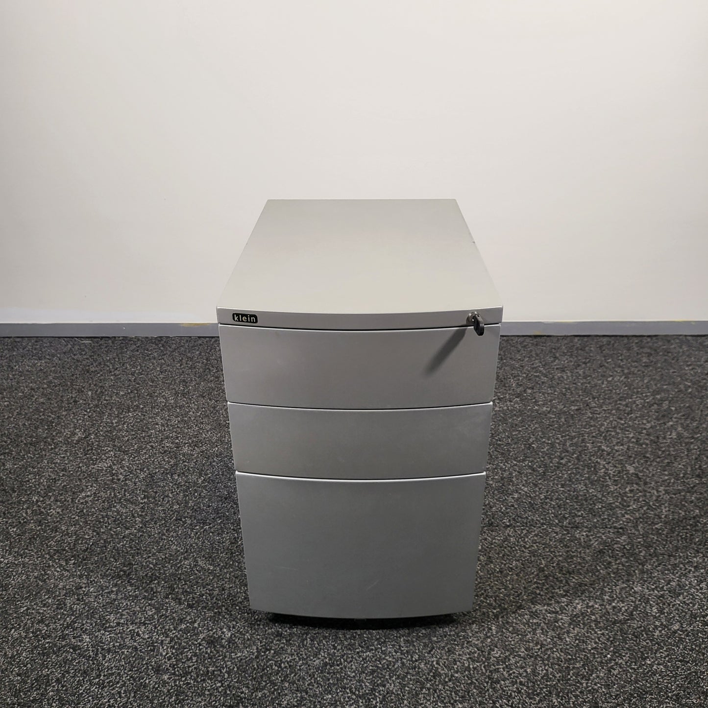 Klein Metal Pedestal in Grey 3 Drawer