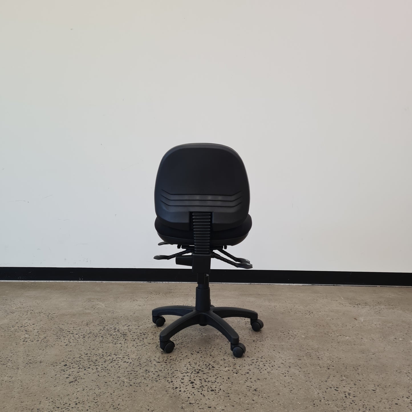 Mid Back Office Task Chair in Black