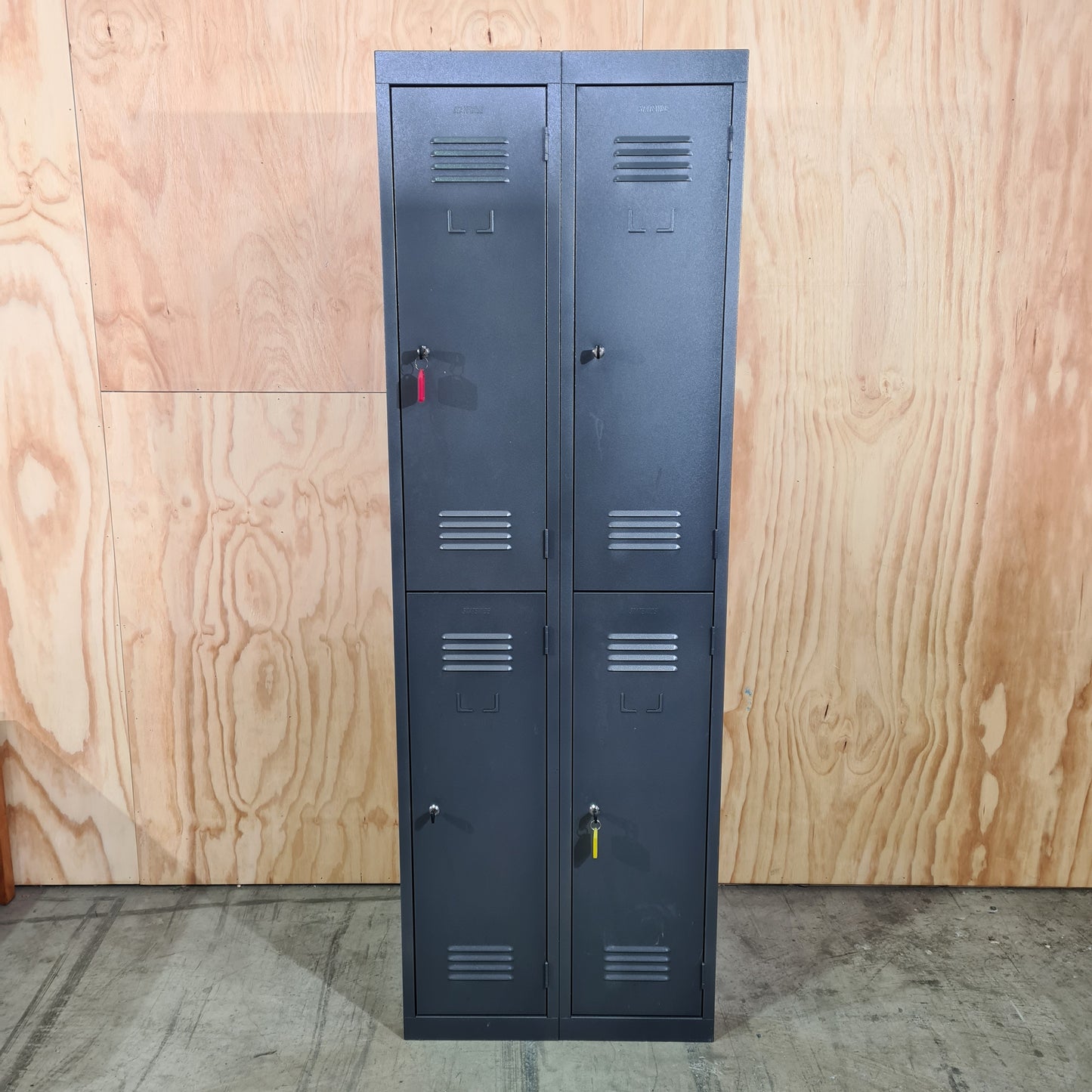 Statewide 4 Door Locker in Grey