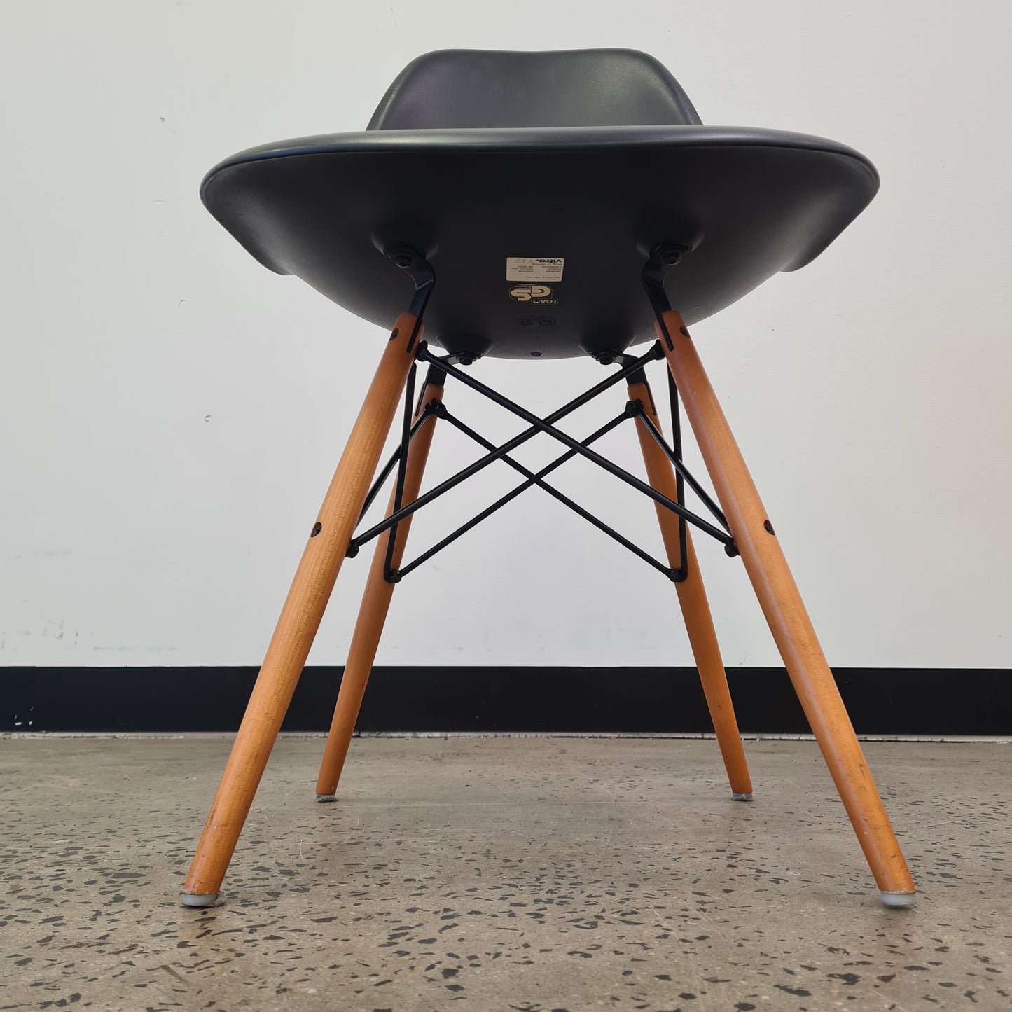 Vitra Eames Side Chair DSR Black