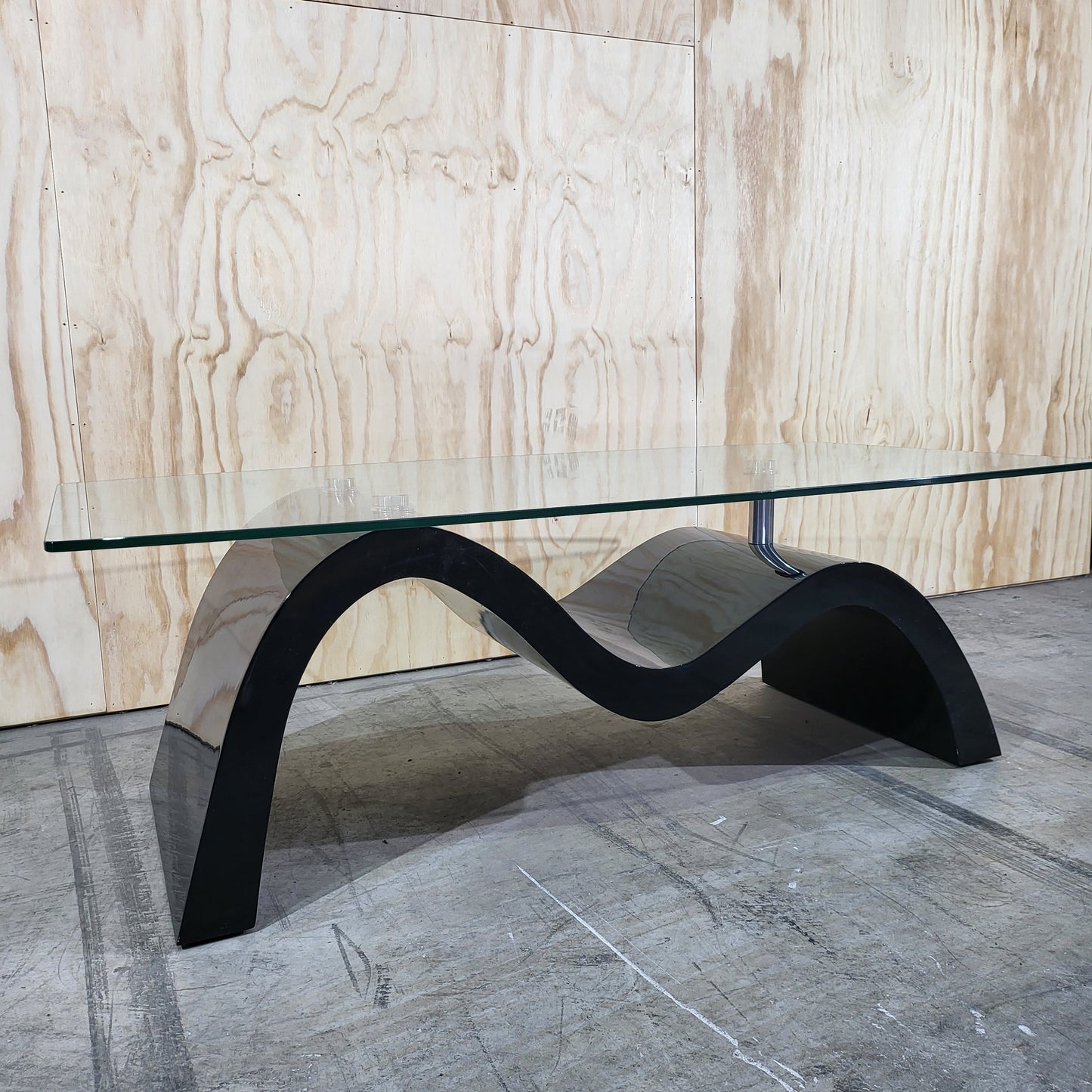 Wave Glass Top Coffee Table in Black Gloss