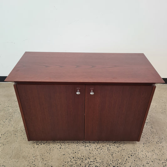 Buffet Credenza Unit with 2 Doors in Mahogany Finish