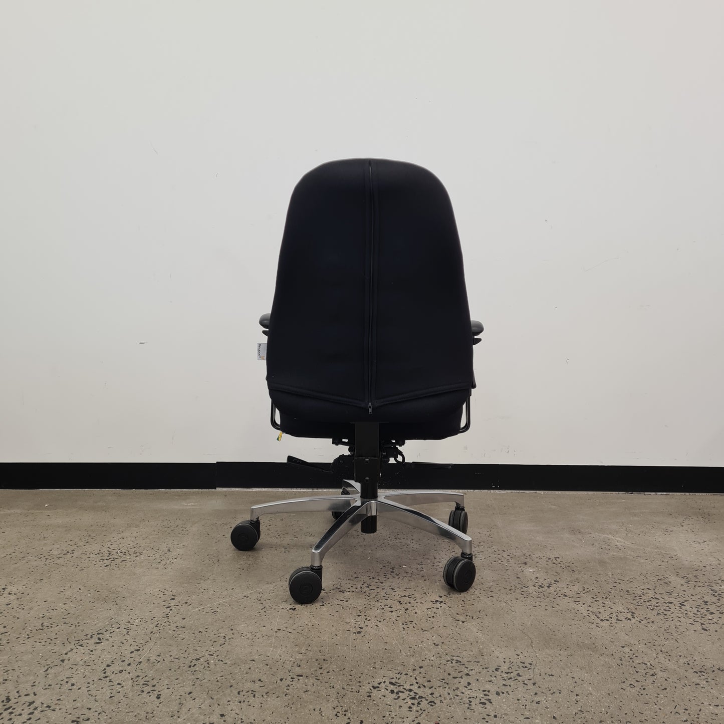 Therapod Office Chair with Armrests in Black