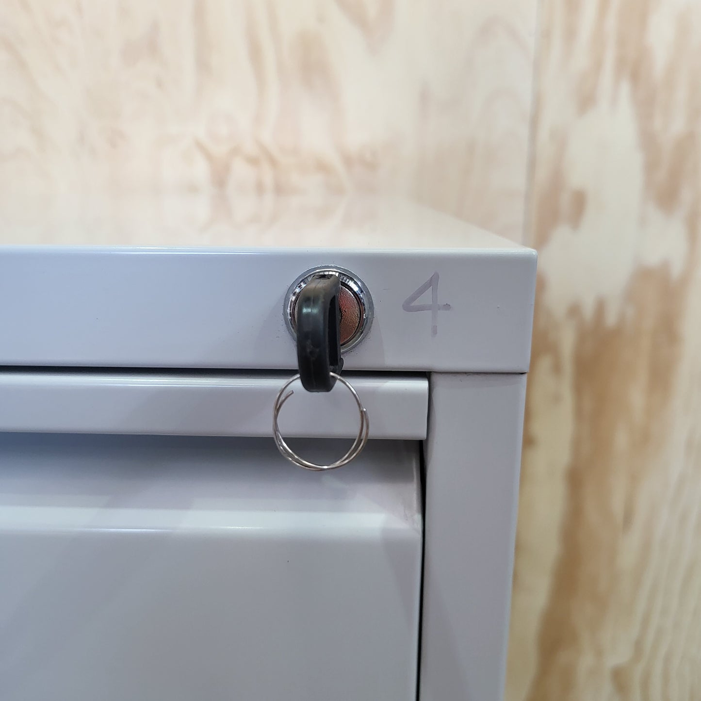 4 Drawer Filing Cabinet in Light Grey with Keys