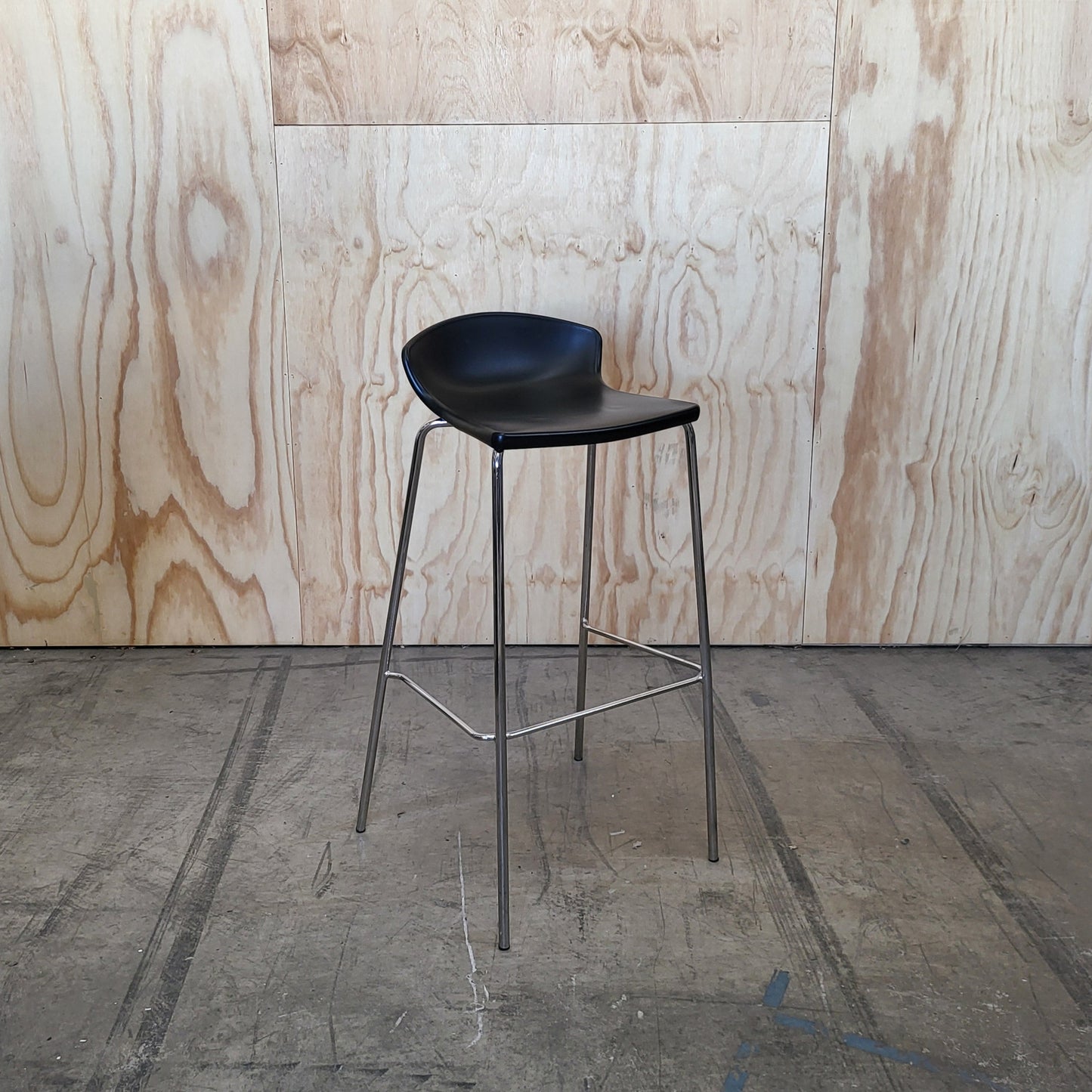 Guliver Stool by Gaber in Black and Chrome