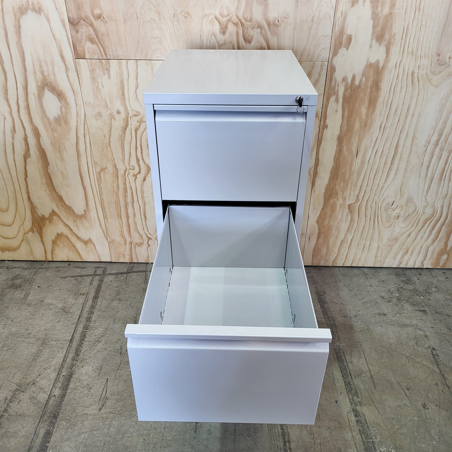 4 Drawer Filing Cabinet in Light Grey with Keys