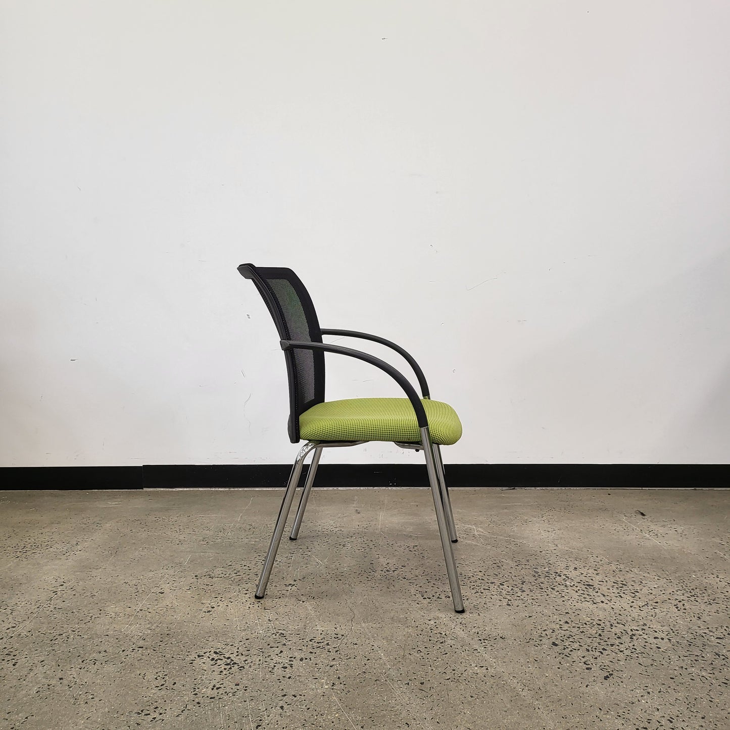 Mesh Visitor Chair in Green