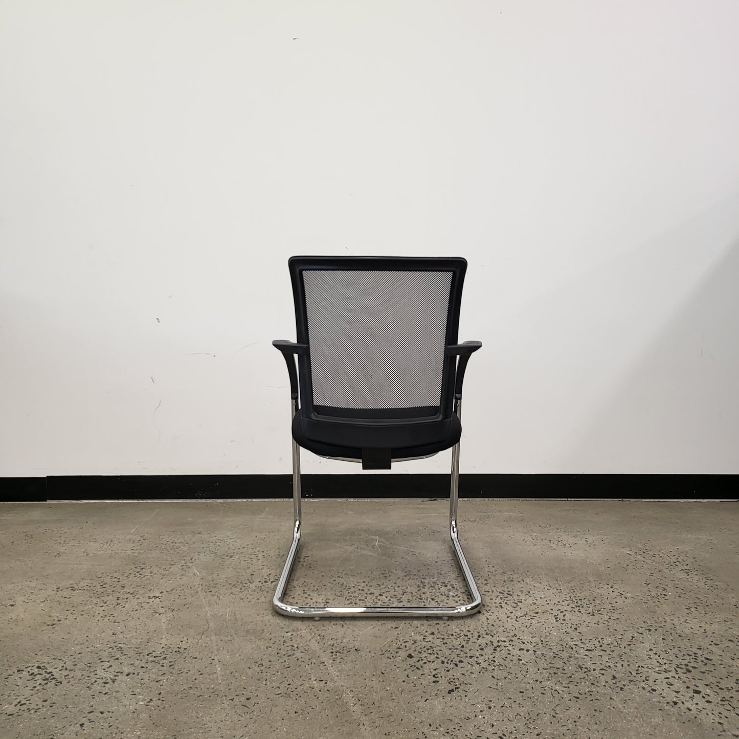 Cantilever Mesh Back Visitor Chair