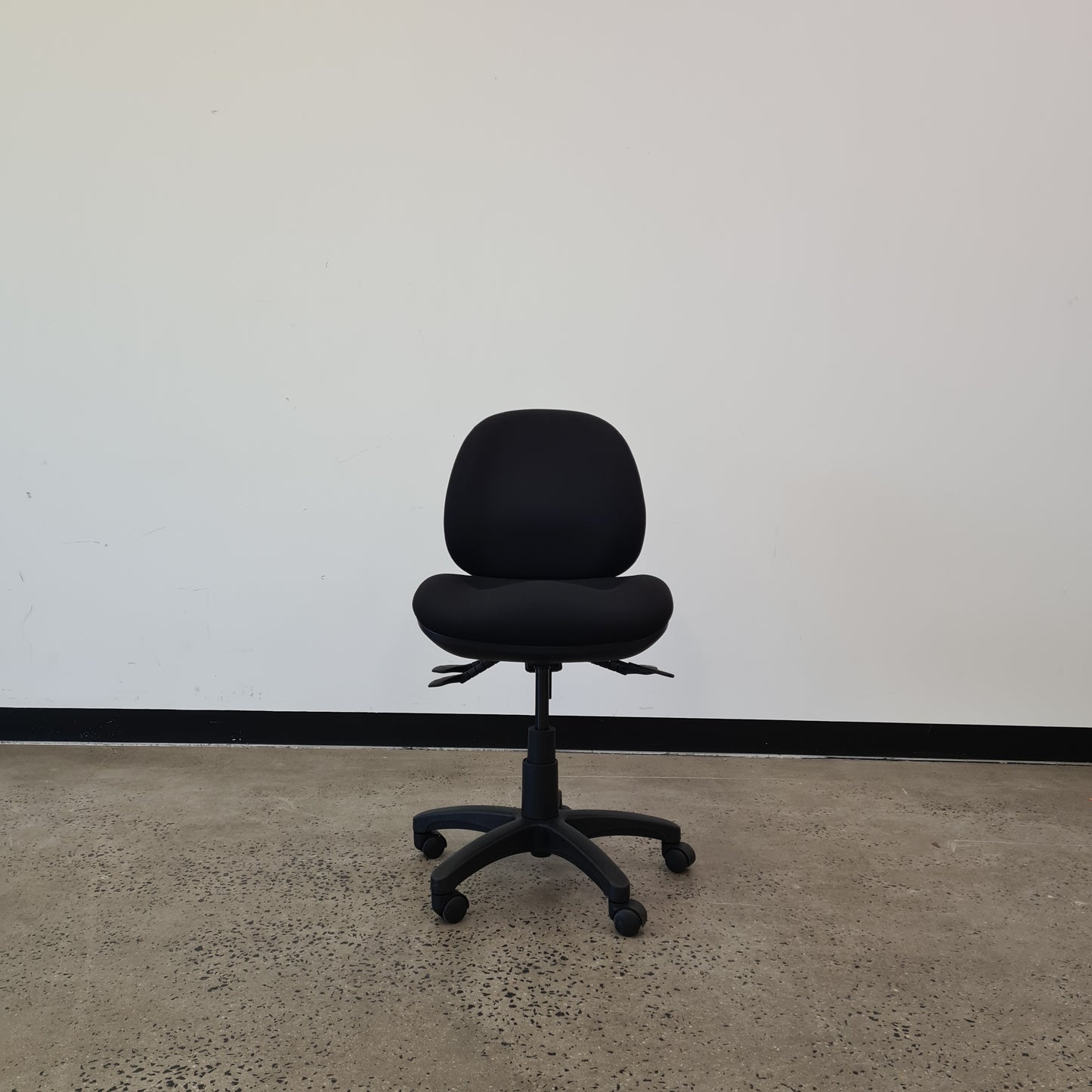 Mid Back Office Task Chair in Black