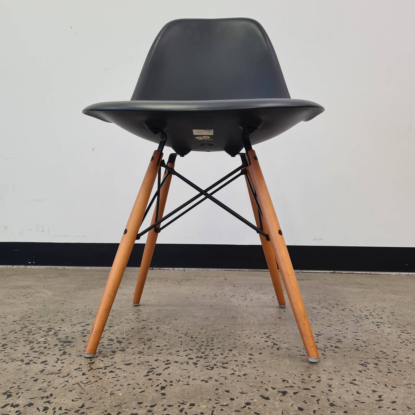 Vitra Eames Side Chair DSR Black