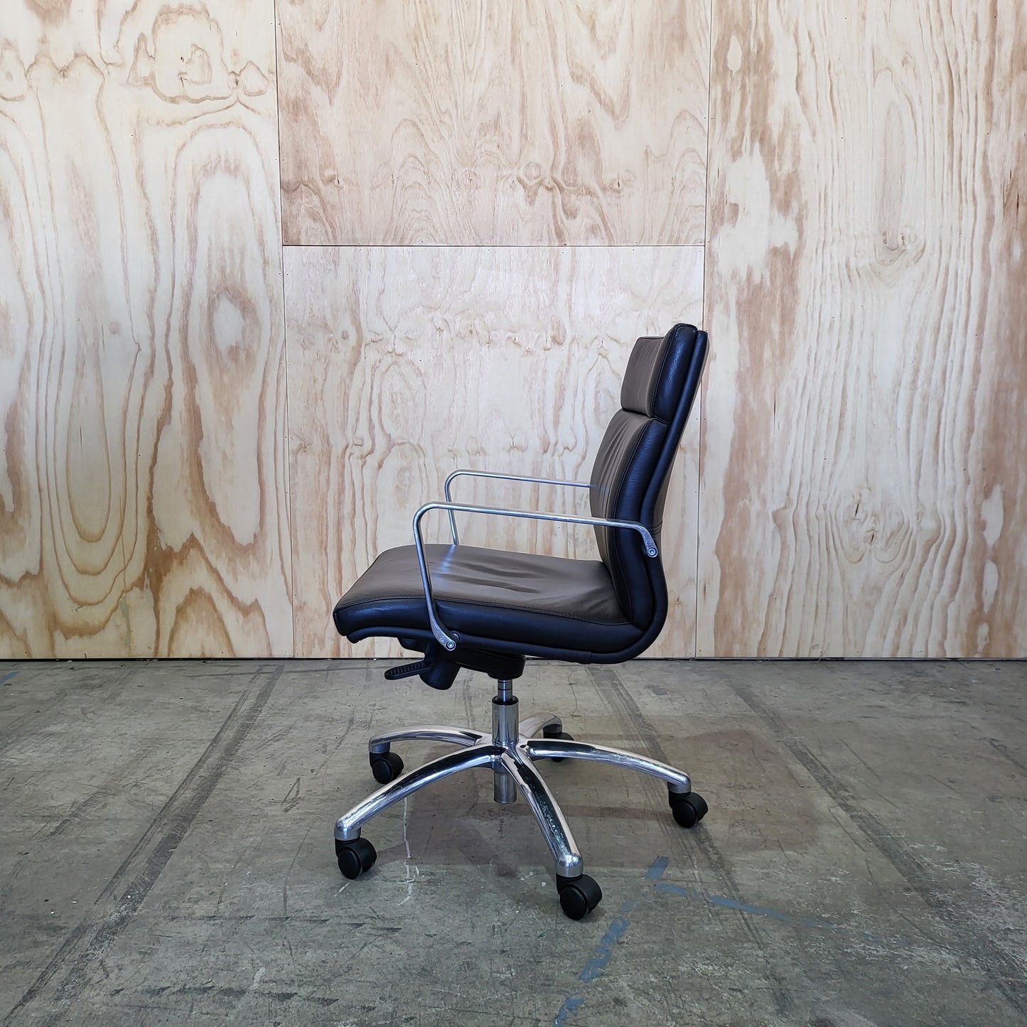 Leather Executive Task Chair in Black and Chrome