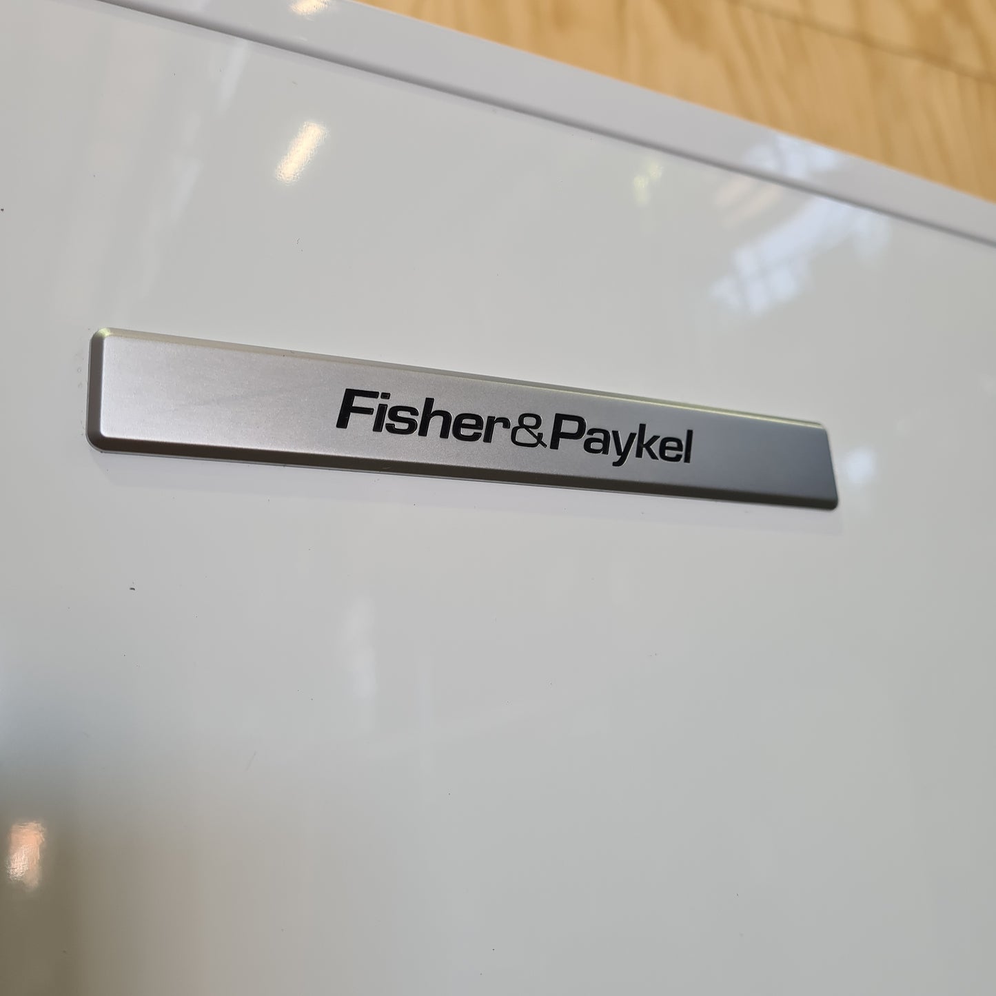 Fisher & Paykel E249TR Fridge White