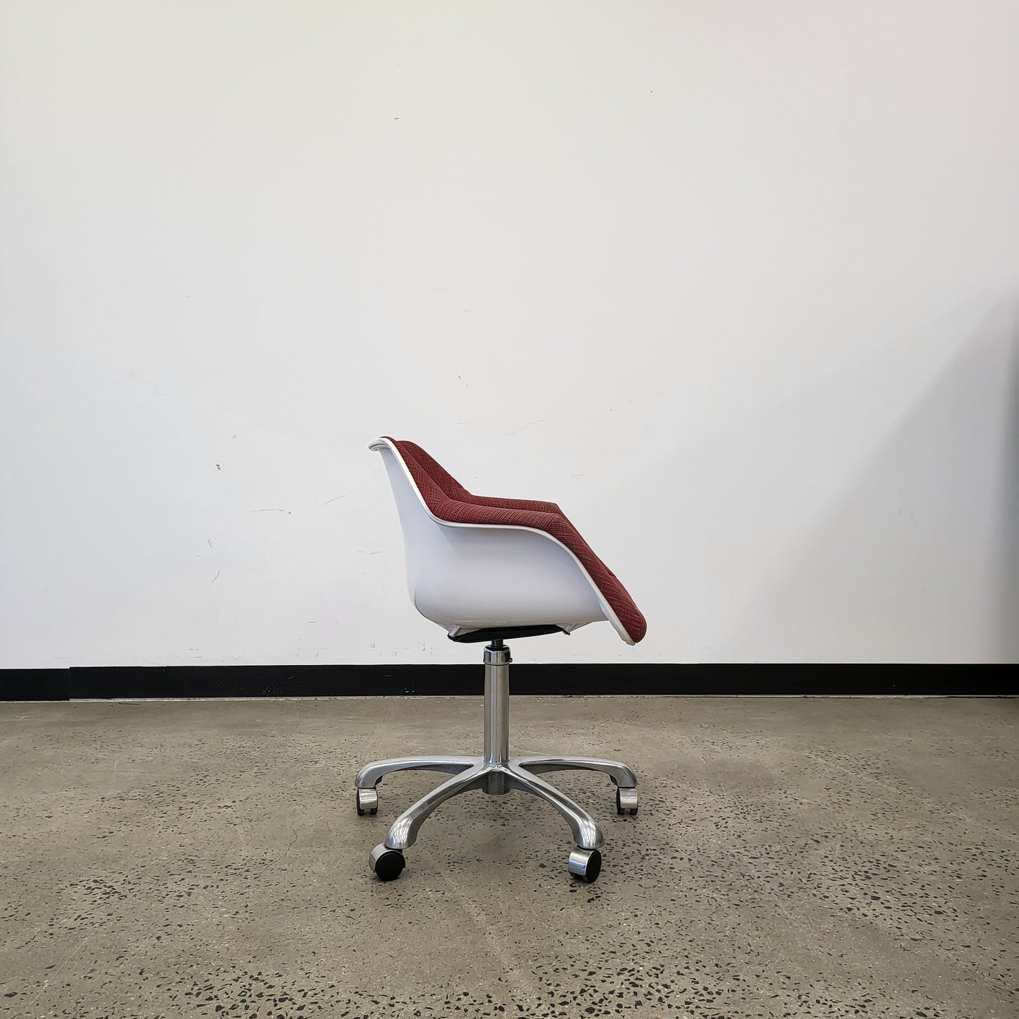 Bucket Swivel Office Chairs in Red Upholstery