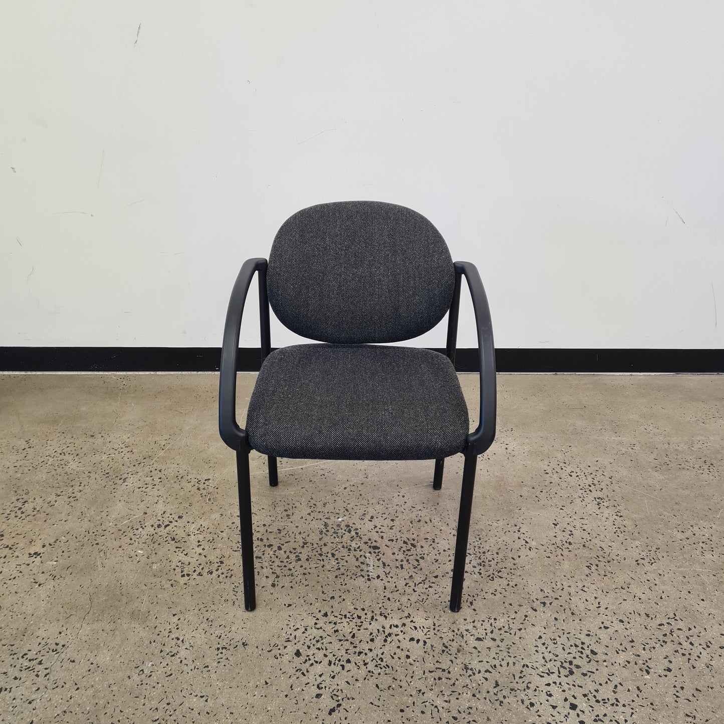 Visitor Chair with Curved Backrest