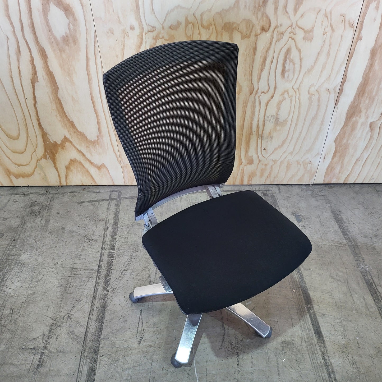 Life Chair by Formway Black Mesh Office Chair Leather Seat