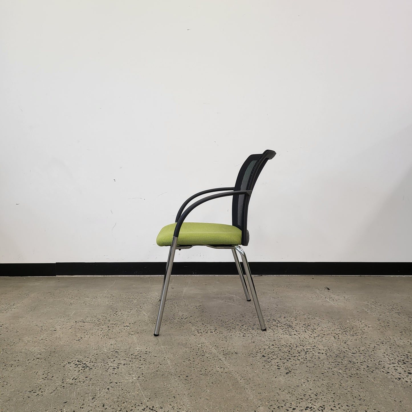 Mesh Visitor Chair in Green