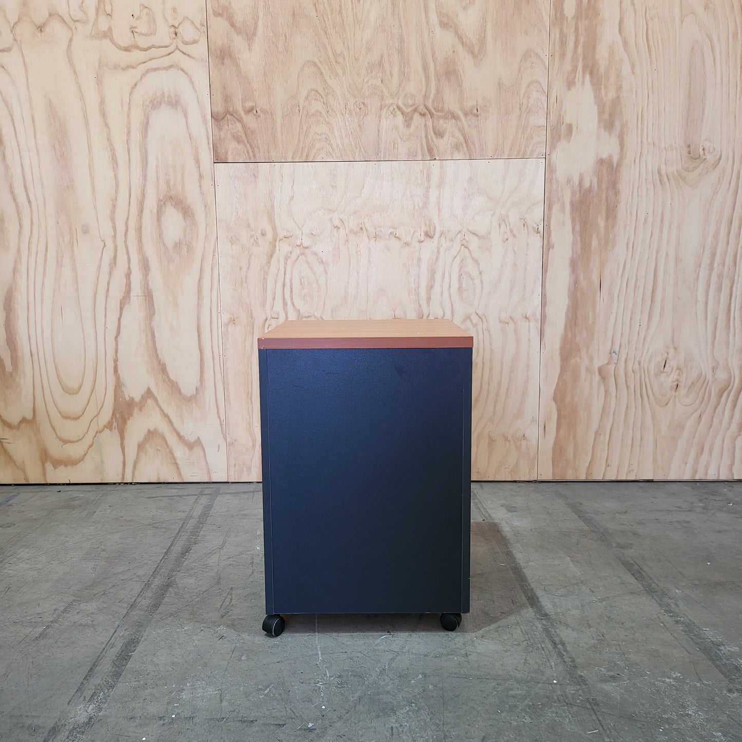 Wooden Laminate Pedestal