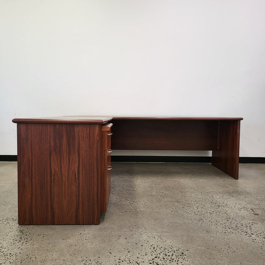 Executive Office Desk in Mahogany Finish with Drawers