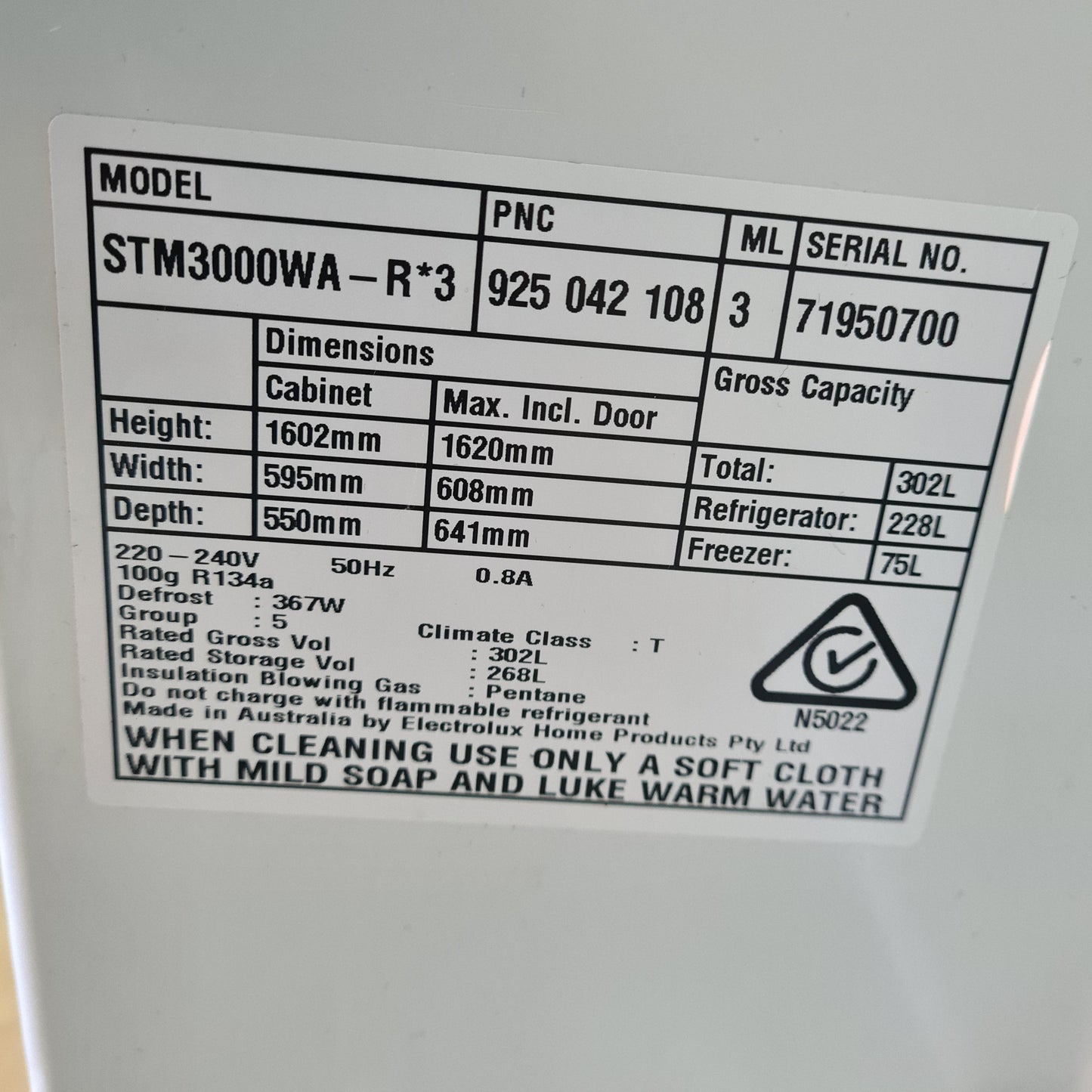 Simpson Refrigeration STM3000WA 300L Fridge + Freezer